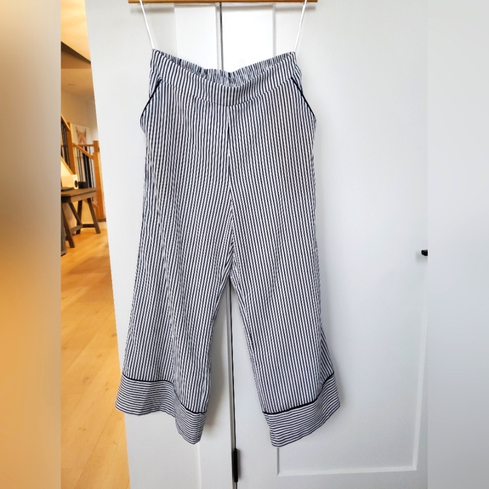 Navy/White Pinstripe Culotte pants Ladies sz: Small